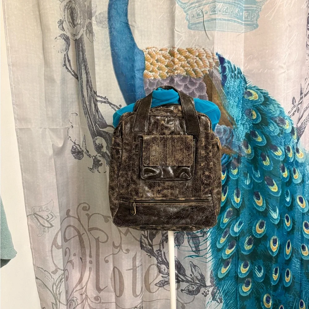 Bryna Nicole Distressed Leather Tote - Rare Find!! - Picture 3 of 17